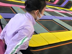 -嘿哟动霸CHUA·新潮玩运动娱乐中心·蹦床滑冰团建乐园