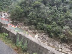 -安吉龙王山峡谷漂流