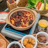 南宁探店｜市井味儿十足的臭豆腐肥肠煲