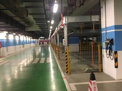 -徐汇日月光地下停车场