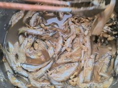 -黄利砖万峰林布依特色酸笋牛肉馆