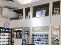 -美式眼镜·授权蔡司.依视路.尼康.豪雅.明月(人民广场店)