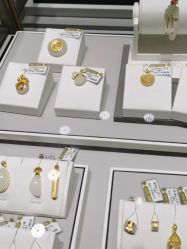 -万宝金楼(威海路店)