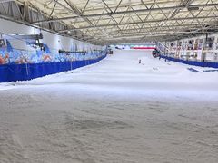 -乔波室内滑雪场