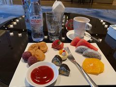 -百灵希尔顿逸林酒店大堂吧