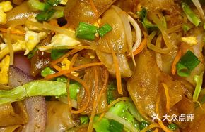 Huang Junji Stir-Fried Chencun Noodles
