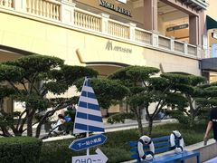 -王府井奥莱临潼小镇(临潼店)