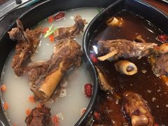 -亿诣蝎府炸酱面羊蝎子火锅(酷车小镇店)