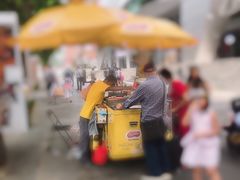 -詹爷爷乌节路街头冰淇淋