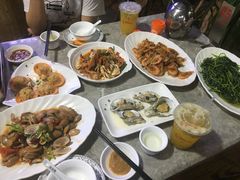 -四川小胡子海鲜(丁村万人海鲜广场店)