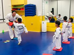 -金载勋跆拳道场(玲东花园店)