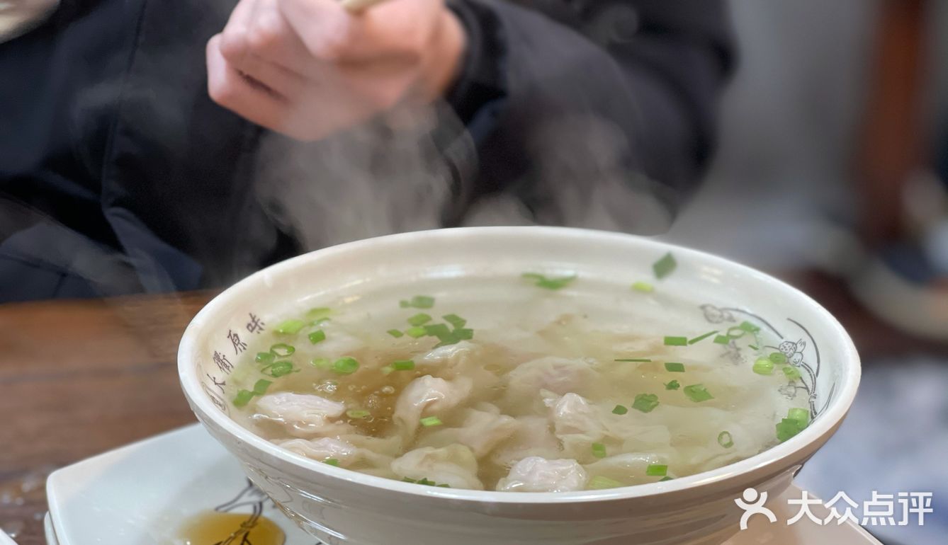 可以要一次性筷子 包子巨多肉 很香