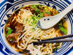 壹号老汤牛肉面-头壹号 大油条·老长沙盖码饭(清河店)