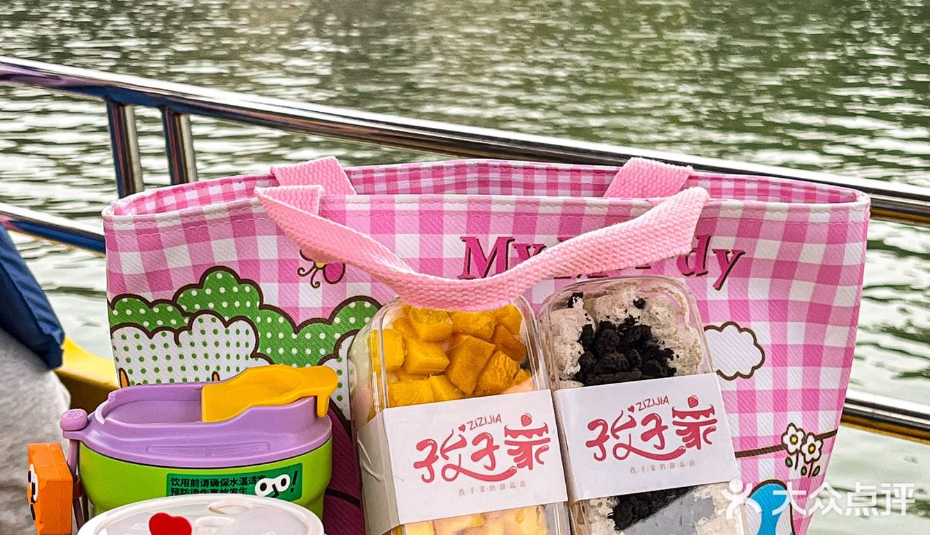好羡慕大学城的宝们[流泪]可以吃到送上门的甜品