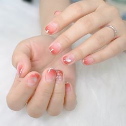 -七彩虹美甲美睫 半永久