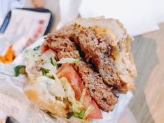 -The Habit Burger Grill 哈比特汉堡(复兴soho店)