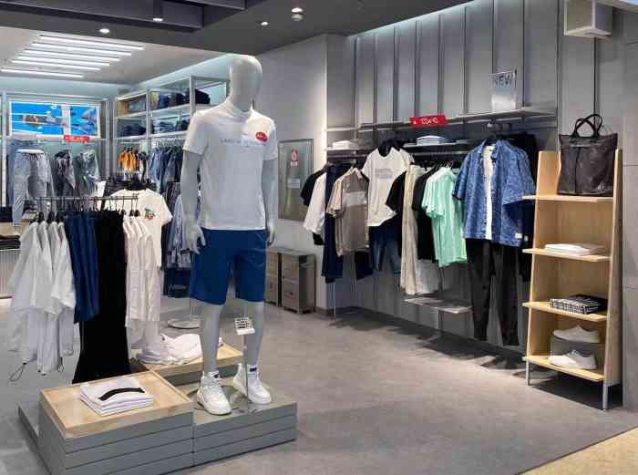 杰克琼斯店铺(凯德广场店)-"今天陪闺蜜逛街 帮他爸爸挑选衣服 来到了