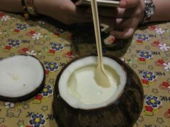 -志龙皇冠吃货椰子铺
