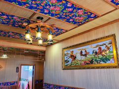 -乡村木柴铁锅炖饭店