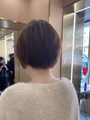 -一東造型烫发染发