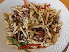 -头上红煨盐鸡·非遗院子餐厅
