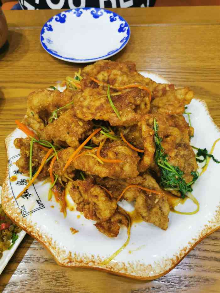 萨日娜阿妈蒙餐店-"抵达的第一餐,晚上九点了老板和老板娘都还.