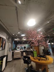 -时尚殿堂明星门店