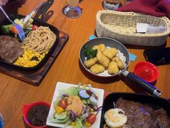 -豪客嘉族·麦尼顿西餐厅(乐福天下店)