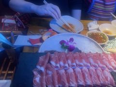 -老牌坊云南鱼豆花火锅(哈西万达店)