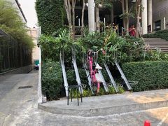 -ROAST coffee & eatery