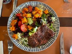 烤牛肉色拉RoastedBeefSalad-Golden Lily河内巴黎法越料理餐厅(建国西路店)