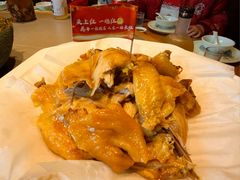 -头上红煨盐鸡·非遗院子餐厅