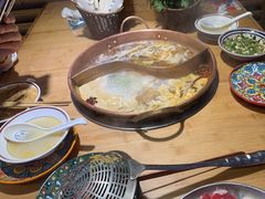 -洱火云南酸菜牛肉火锅(石景山当代商城店)