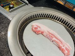 烤厚切黑香猪五花肉-烤路里·韩国品质自助烤肉(石路天虹4号店)
