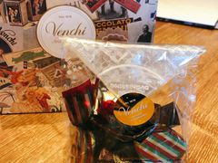 -VENCHI 闻绮(上海佛罗伦萨小镇店)