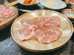 -臻牛烤肉