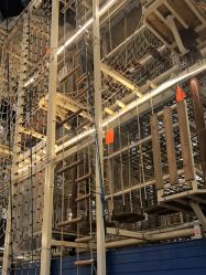 -PIPIKINGDOM皮皮王国欢乐号(欢乐海岸购物中心店)