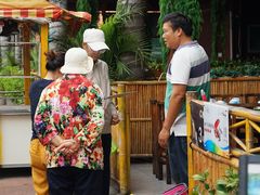 -三亚火车头万人海鲜广场