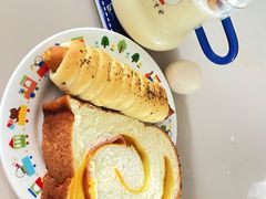 -沁屋面包店(人民东路店)