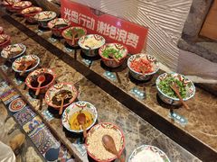 -老牌坊云南鱼豆花火锅(爱建店)