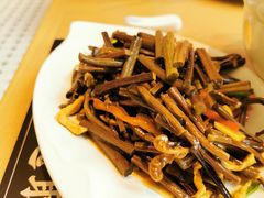 肉炒山蕨菜-天怡興·百年蒸饺(中心书城店)