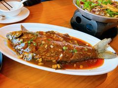 红烧武昌鱼-莲餐厅·湖北菜·潜江小龙虾店(愚园路店)