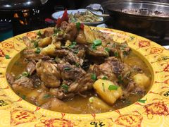 笨鸡炖蘑菇土豆-八大碗(长青街店)