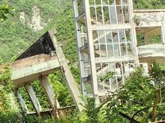 -四川汶川特大地震漩口中学遗址