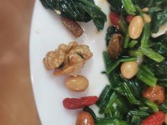 -苏莱特色牛骨滩羊手抓馆(长城东街总店)