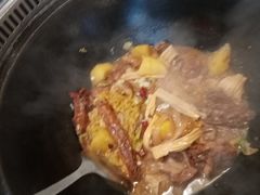 -哈尔滨烧烤·山河村铁锅炖(交大店)