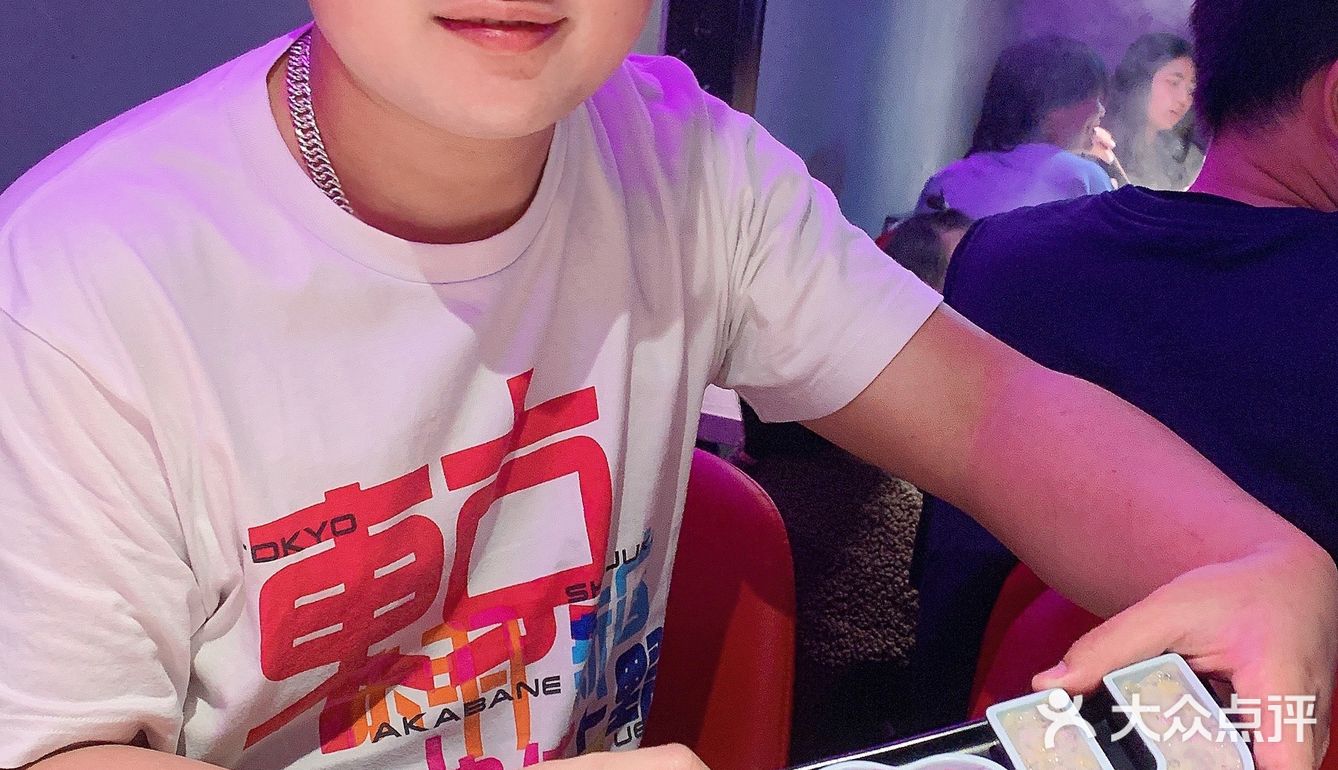 广州潮牌火锅店-火锅界的颜值天花板@小龙燚