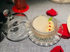 酸奶泡沫-弦月窗LUNETTE BY AMANDA(复兴路店)