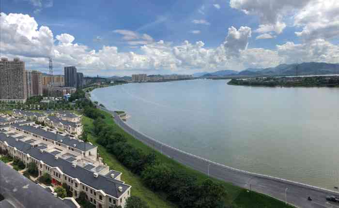 东方海岸-"这个楼盘在萧山,属于环境很美的一个小区了.