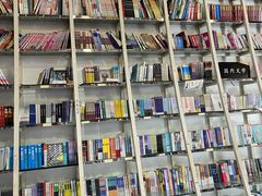 -钟书阁(松江泰晤士小镇店)